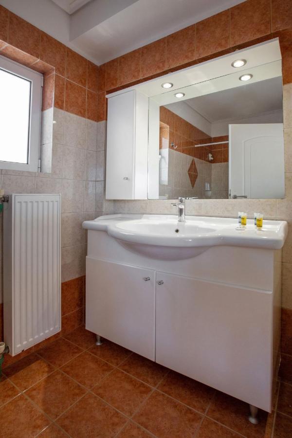 Rooftop Apartment With Great Veranda Атина Екстериор снимка